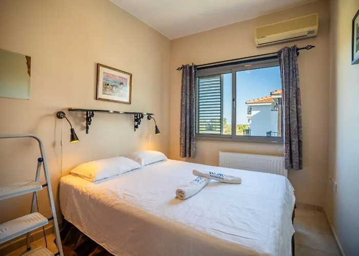 Karlsen With Private Pool And View Vavilas