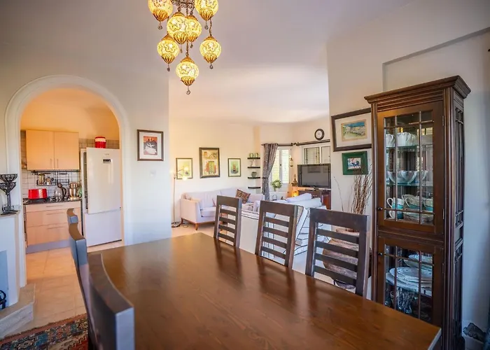 וילה Karlsen With Private Pool And View Vavilas