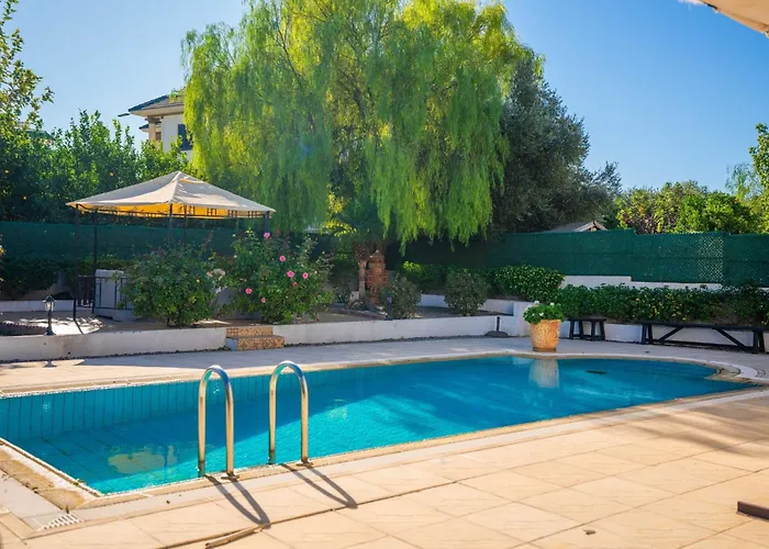 Karlsen With Private Pool And View וילה Vavilas