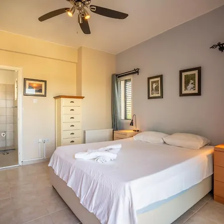 Villa Karlsen With Private Pool And View Vavilas