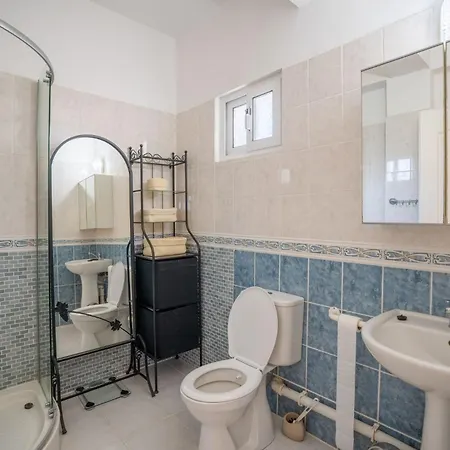 Vilă Karlsen With Private Pool And View *