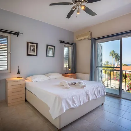 Villa Karlsen With Private Pool And View Vavilas