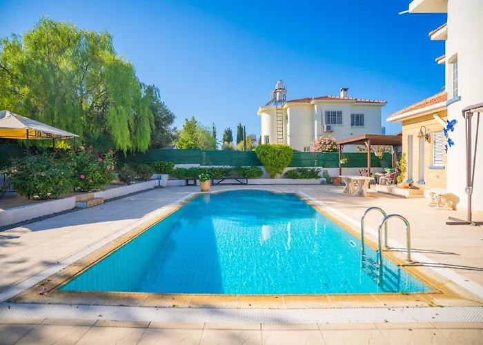 Karlsen With Private Pool And View